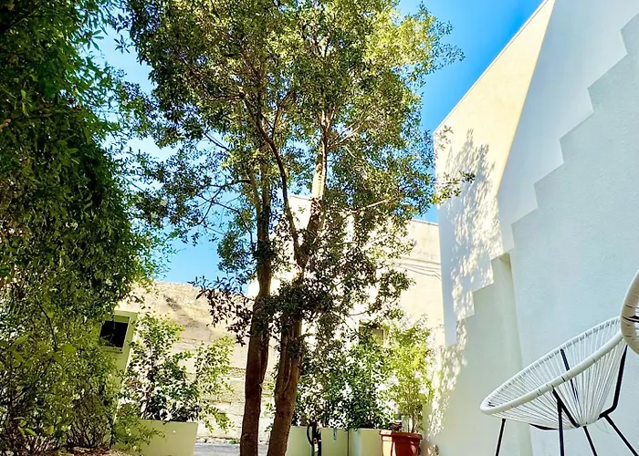 Eufonia לינה וארוחת בוקר 4*